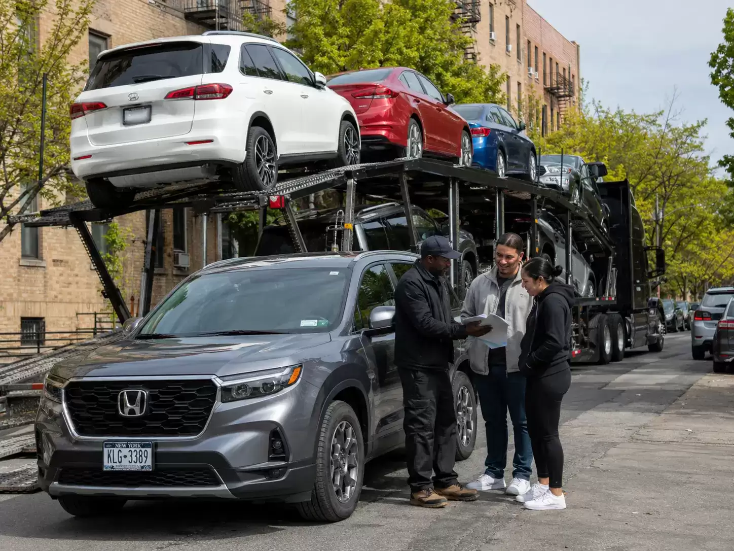 New York Auto Transporter delivering to 30 something couple