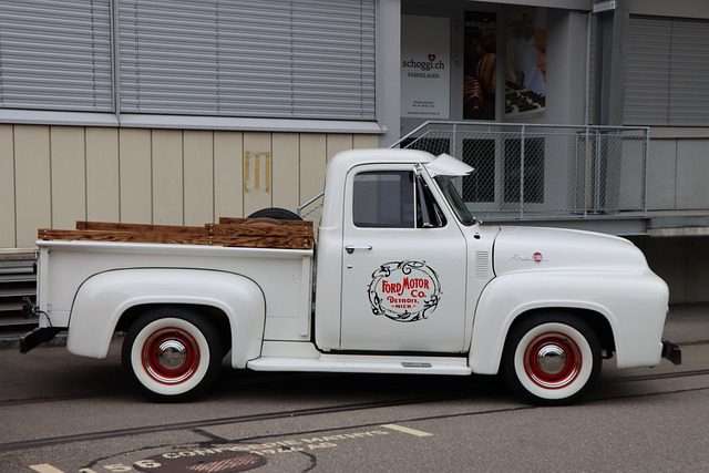 photo of an old model Ford pickup for non-running car